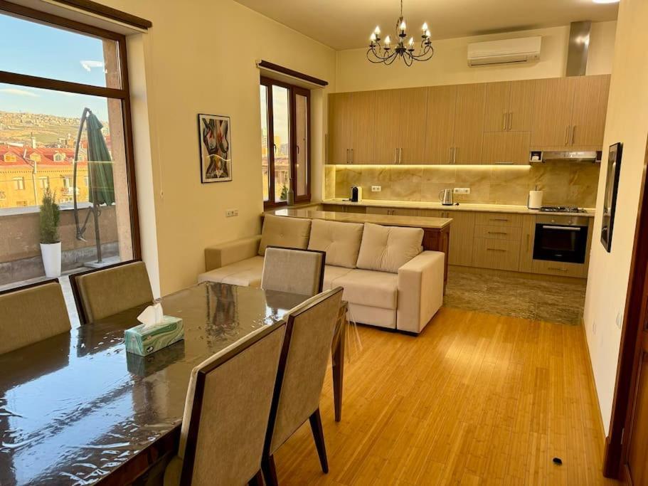 Touch The Sky Apartment Erévan Extérieur photo