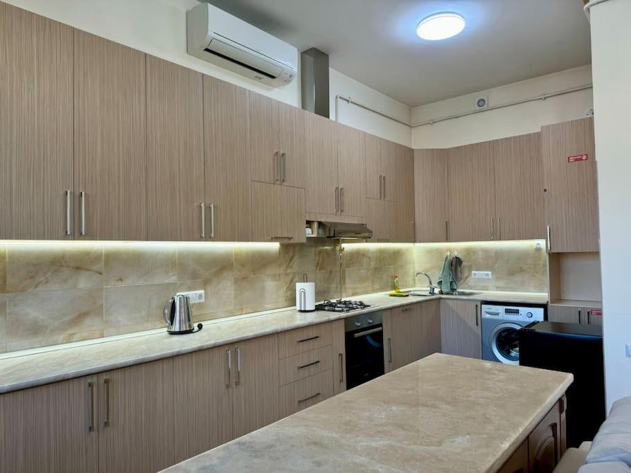 Touch The Sky Apartment Erévan Extérieur photo
